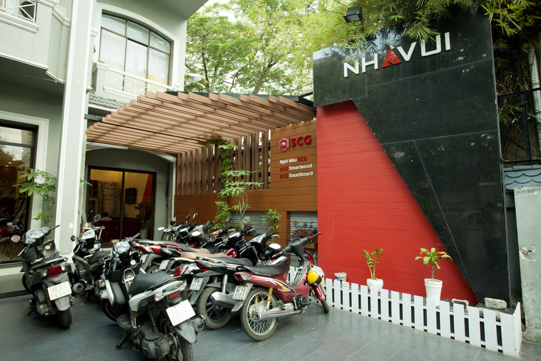 2 3b339a32 https://truyen.linhdev.online/showroom-nha-vui-cong-trinh-su-dung-thanh-gia-go-scg-smartwood/